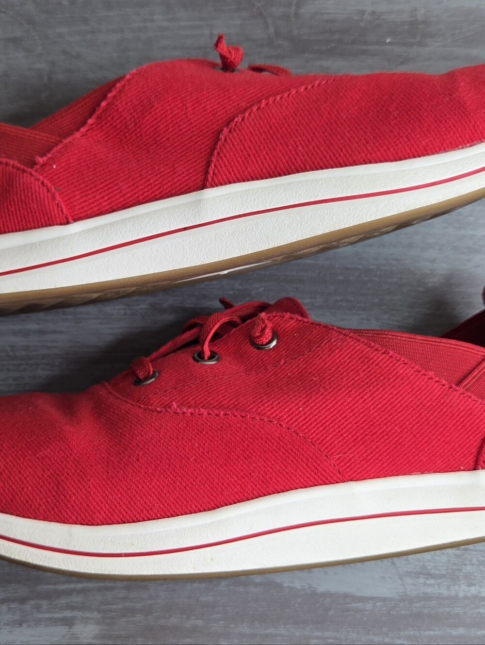Clarks Cloudsteppers Red Canvas Slip-On Sneakers Size 9 (Si)